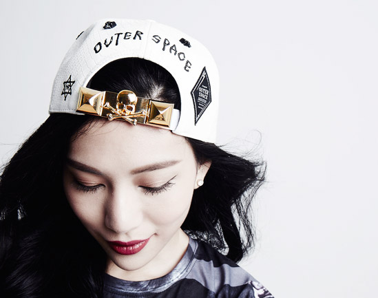 Vintage Style Faux Snakeskin Snapback with Metal Plate Detail Vintage Style Faux Snakeskin Snapback with Metal Plate Detail