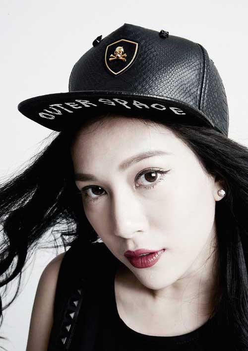 Vintage Style Faux Snakeskin Snapback with Metal Plate Detail