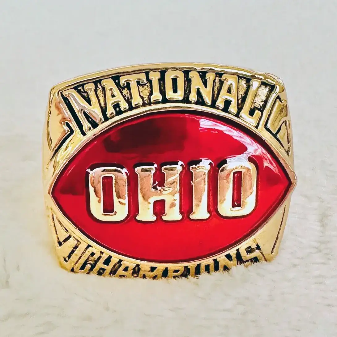 1967 Ohio State Buckeyes championship ring – NCAA National champion ring