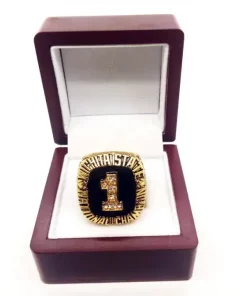 1989 Wichita State Shockers College World Series championship ring – NCAA National champion ring