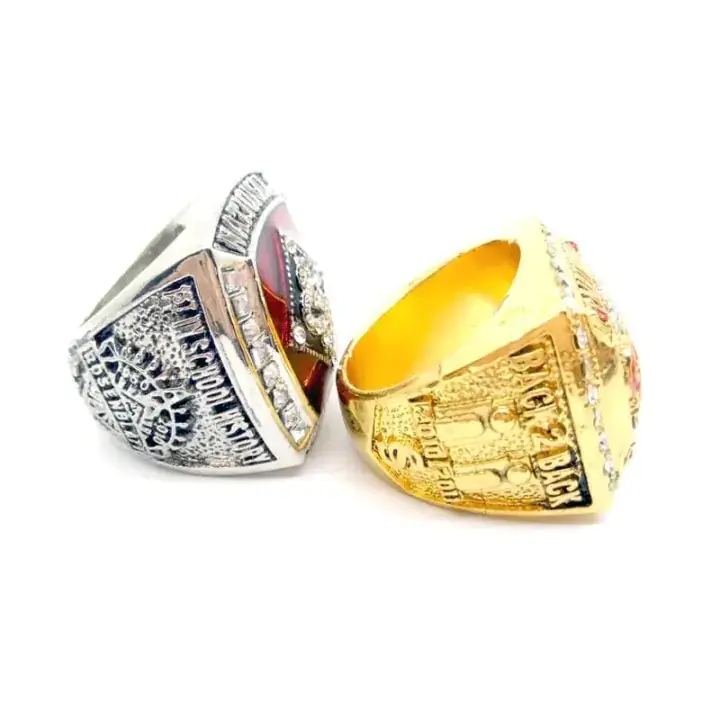 2011_1981_South_Carolina_National_College_World_Championship_ring_size11_1572316497143_2.jpg_w720.webp