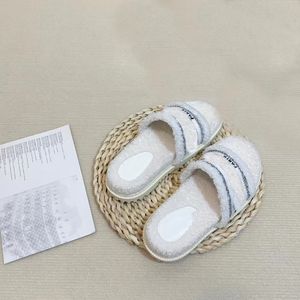 2023 ladies luxury  Embroidered letter non-slip soft plush warm winter slippers for women wool slippers designer slippers wom