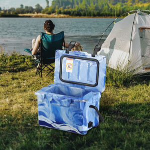 18QT Modern Outdoor Camouflage Green White Beer  Box Rotomolded Insulated Camping  with  Handle for Food Use